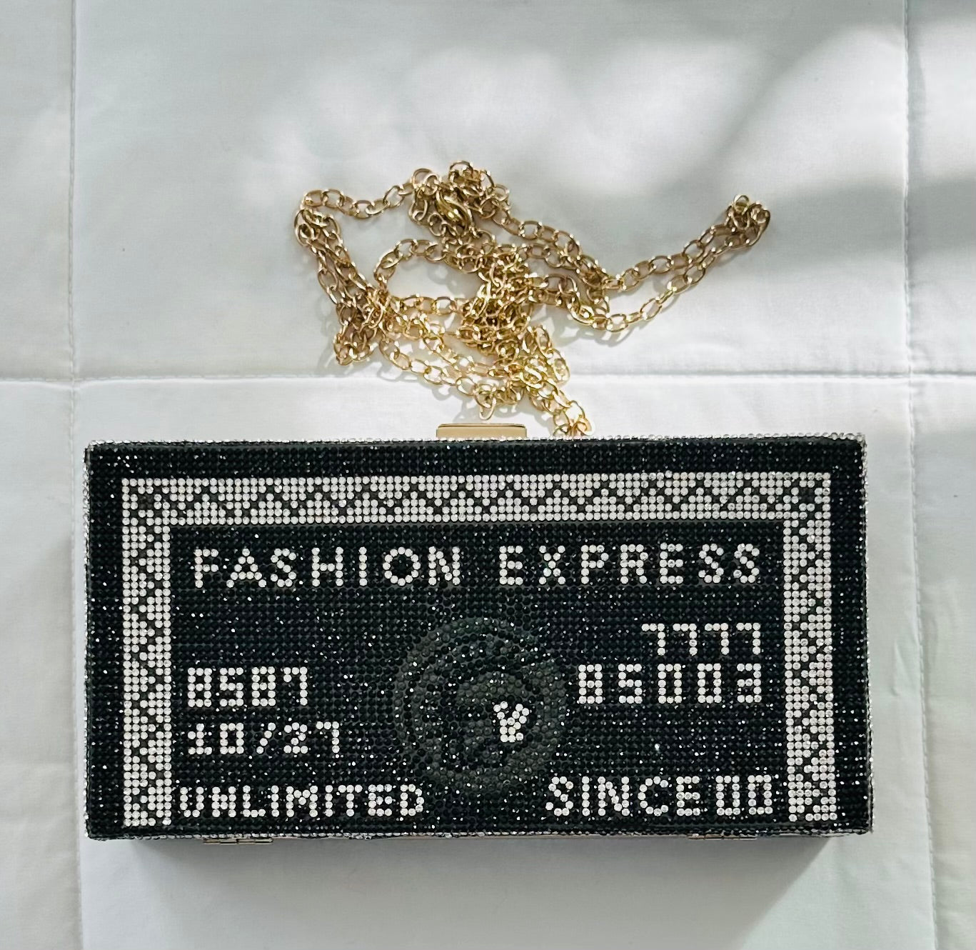 Mini But Mighty – Sleek Statement Purse
