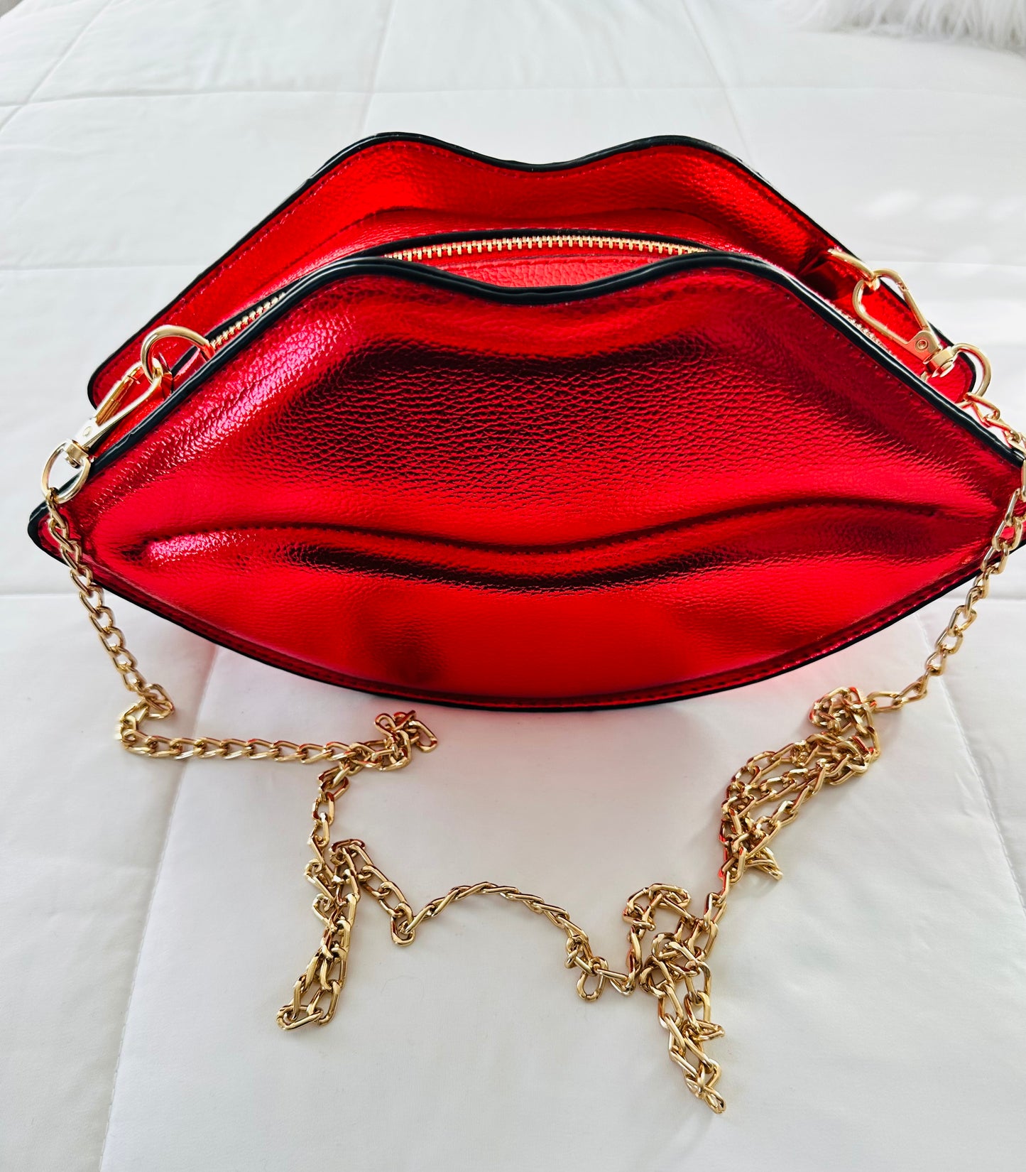 Mini But Mighty – Sleek Statement Purse