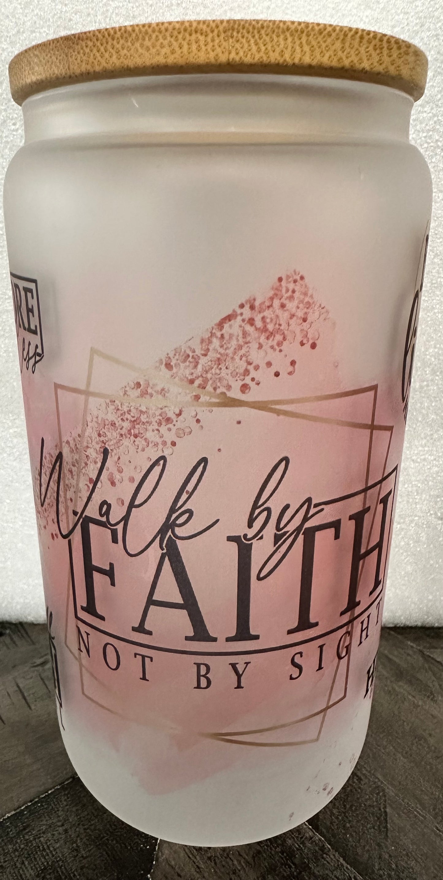 Sip in Style – Reusable Glass Jar with Bamboo Lid